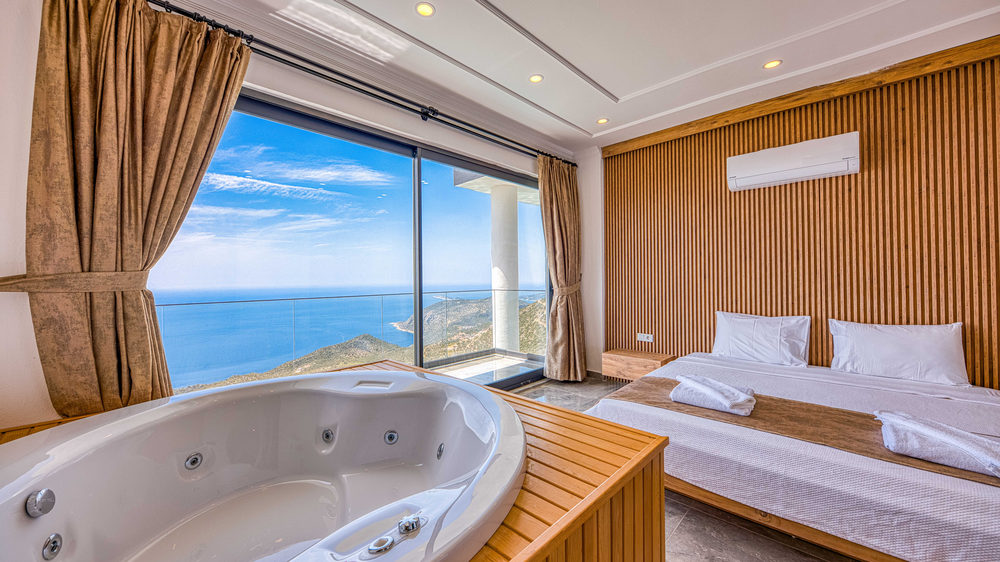 Vorher: Schlafzimmer mit Whirlpool und Meerblick
